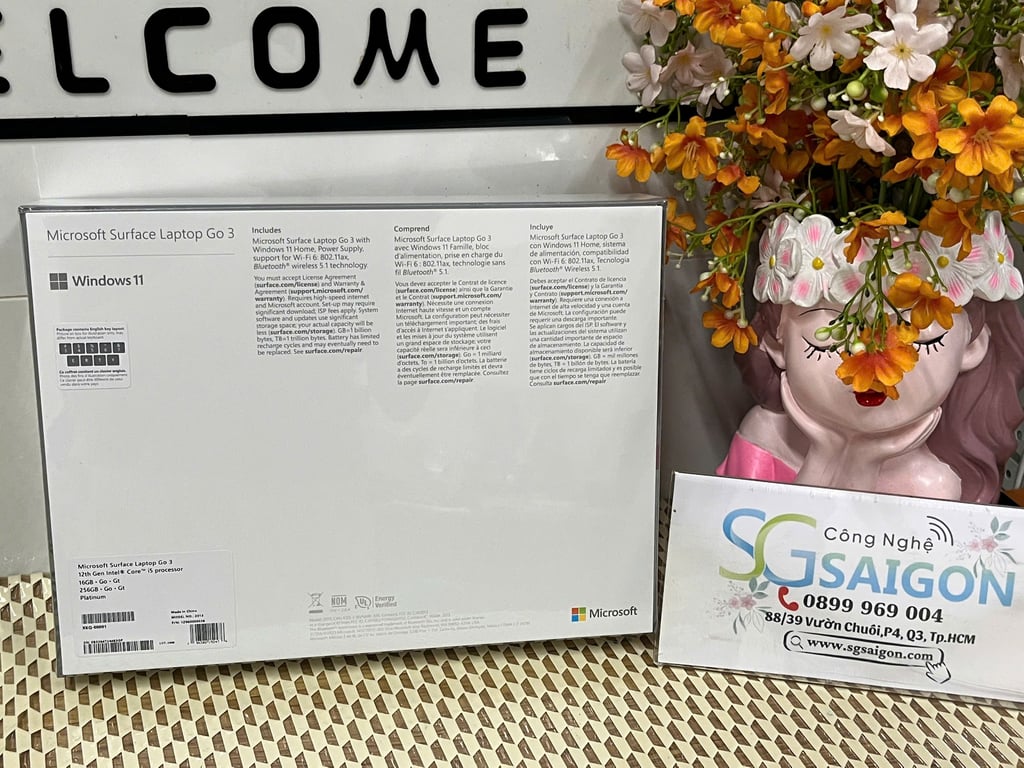 Microsoft Surface Laptop Go 3 12th Gen Intel i5-1235U Processor / 16 GB RAM / 256 GB SSD / 12.4" PixelSense Touchscreen 1536 x 1024/ Intel Iris Xe Graphics/ IEEE 802.11ax Wireless LAN Standard/ Windows 11