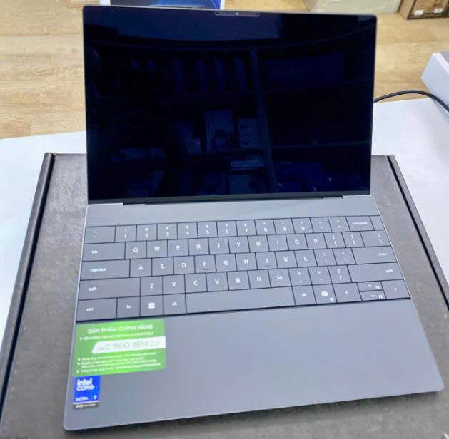 Laptop  Dell XPS13 9350 Ultra 7-258V | 32GB-8533Mhz DDR5(Onboard)/UnUpgrapded | 1TB NVMe SSD | 13.4 inch QHD Touch 2.5.K/No Pen/3C55Whr| None LAN Port| Win 11  Home 64 Bit | Office | Grey/Xám(PP9H1)