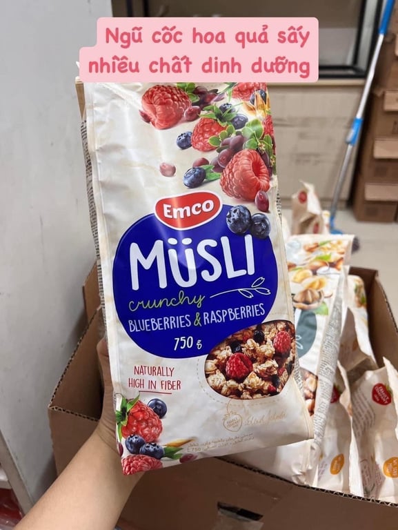 Ngũ cốc Emco MusLi của Đức siêu ngon cỡ to khổng lồ 750g