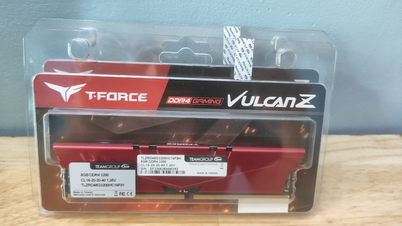 RAM TeamGroup T-Force Vulcan Z Red 8GB 3200 DDR4 (TLZRD48G3200HC16F01)