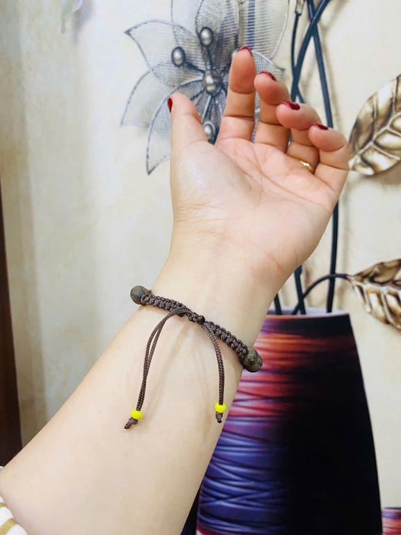 Vòng Trầm tết tay dây đủ màu chọn tuỳ mệnh