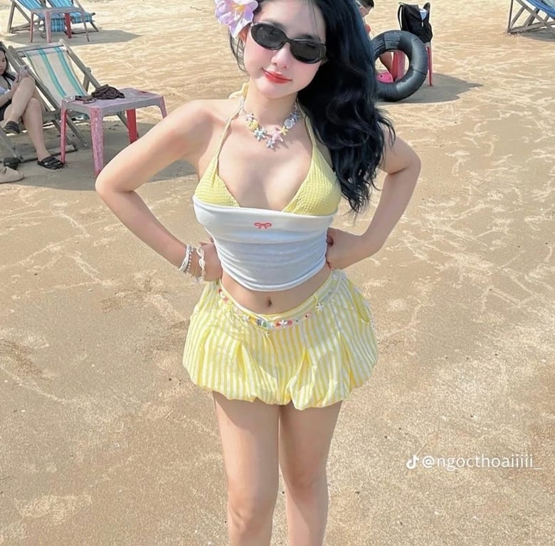 Bikini vàng ( size S)