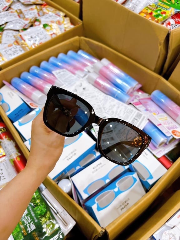 Kính chống tia Uv