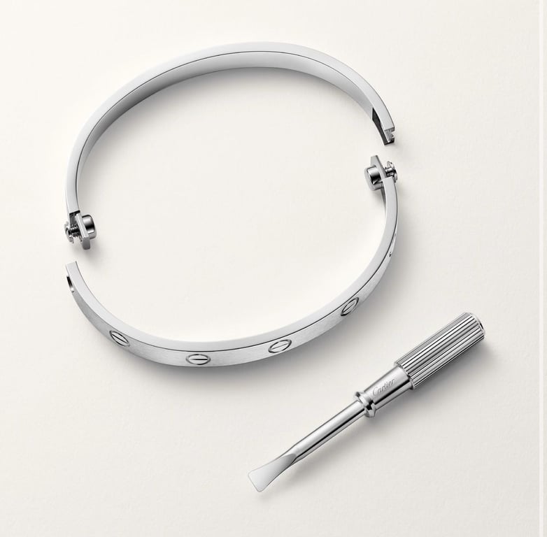 CARTIER LOVE BRACELET, CLASSIC
