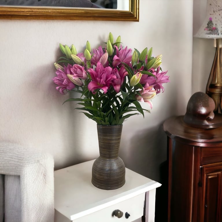 Lọ hoa dáng búp bê gốm Bát Tràng