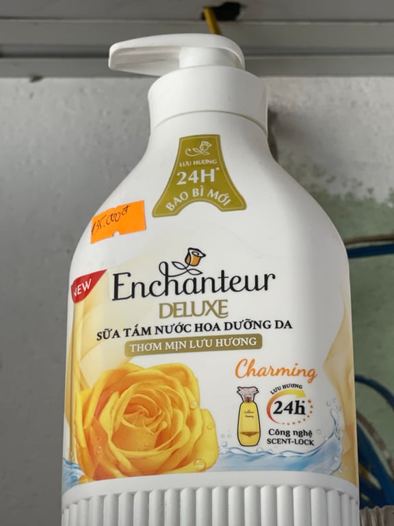 Sữa tắm enter vàng/tím vòi 650g