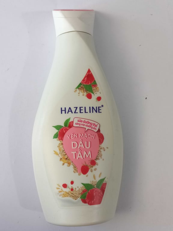 Sữa dưỡng thể HAZELINE dâu tằm/lựu đỏ