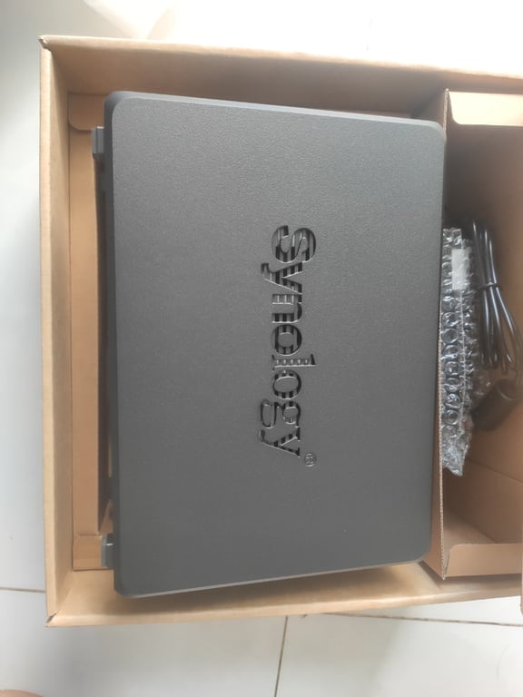 Thiết Bị Lưu Trữ Mạng NAS Synology DS723+