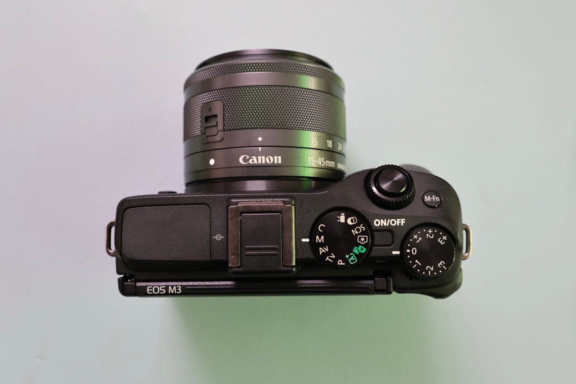 Canon M3 + lens kit 15- 45mm