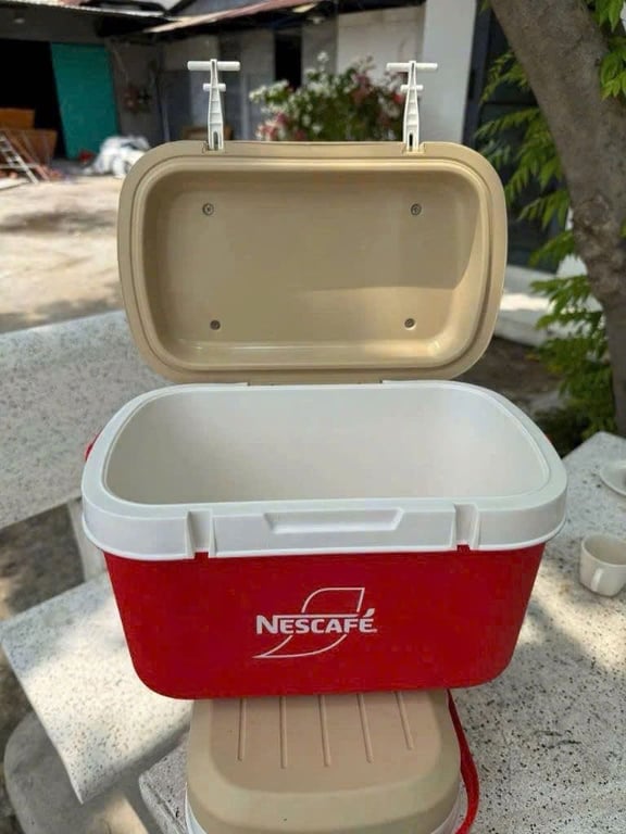 THÙNG ĐÁ DÃ NGOẠI NESCAFE 6L