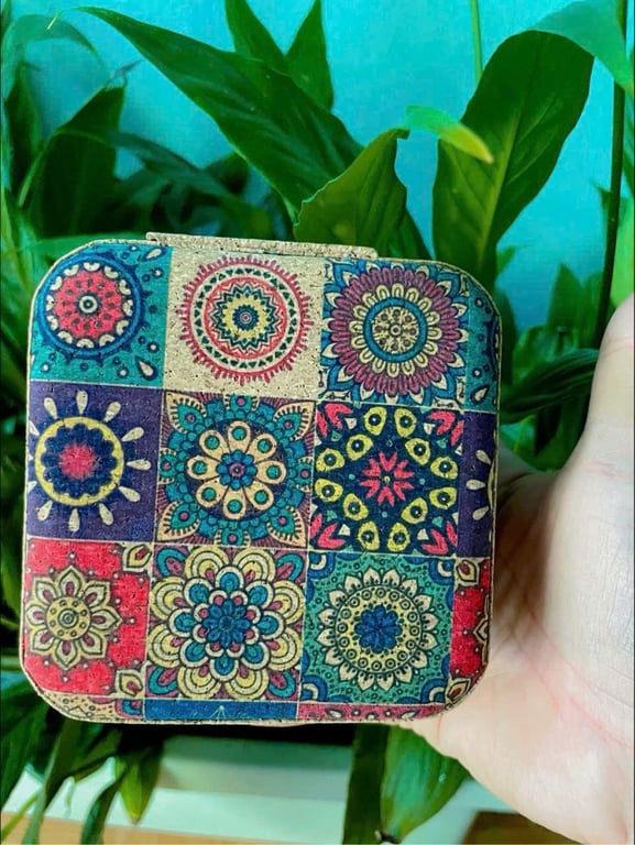 Hộp kim chỉ đa năng vintage