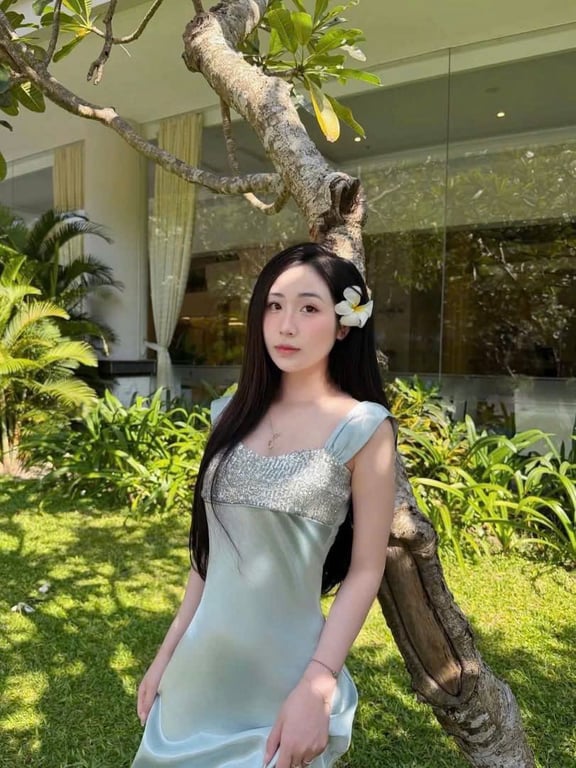 Đầm lụa xanh hot 2 dây