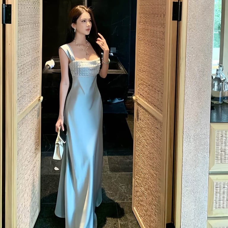 Đầm lụa thiết kế 2 dây bản to phối kim sa - DT297