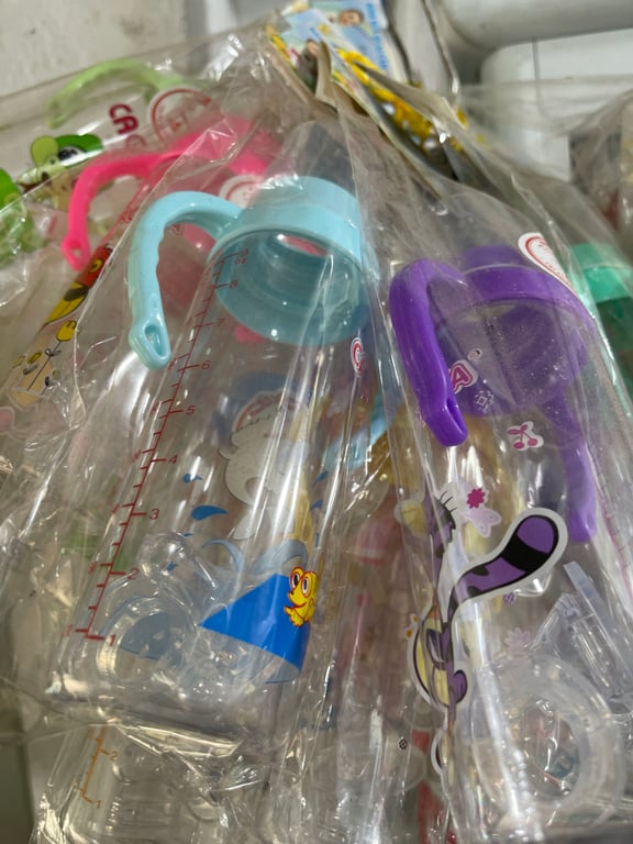 Bình sữa lớn có quai