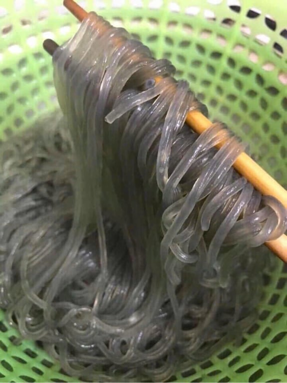 Miến dong đen Lào