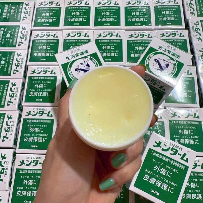 DẦU CÙ LÀ OMI MENTURM NHẬT