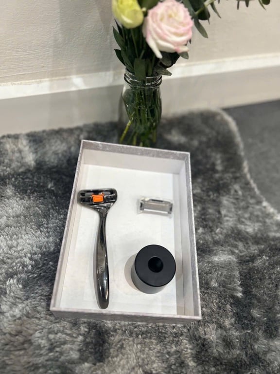 DAO CẠO 6 LƯỠI ZUHAUSE ZB989