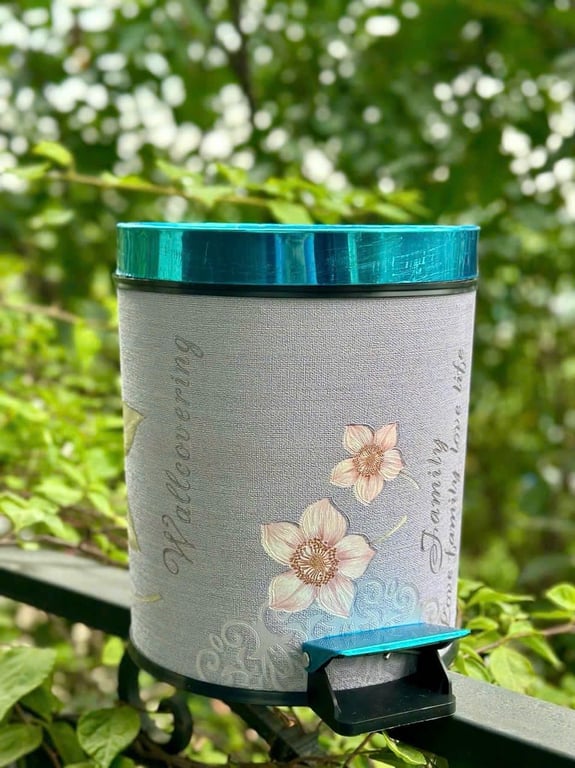 Thùng Đựng Rác 12L Mẫu Hoa Vintage