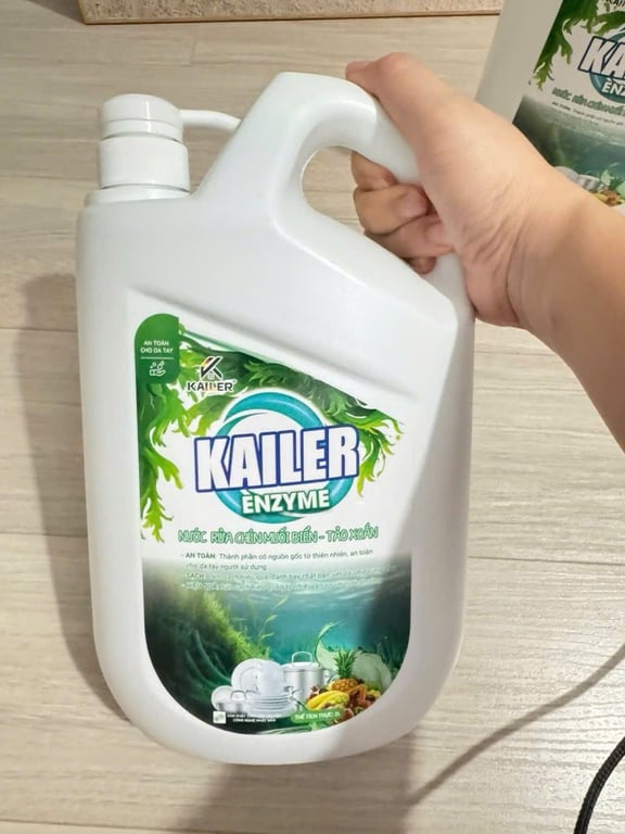 Nước rửa chén Muối biển - Tảo xoắn KAILER 2L