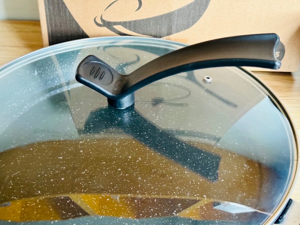 SET 2 CHẢO CHỐNG DÍNH ĐÁY TỪ NẮP THUỶ TINH - CÔNG NGHỆ ĐỨC VT30