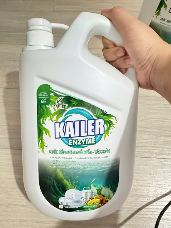 Nước rửa chén Muối biển - Tảo xoắn KAILER 2L