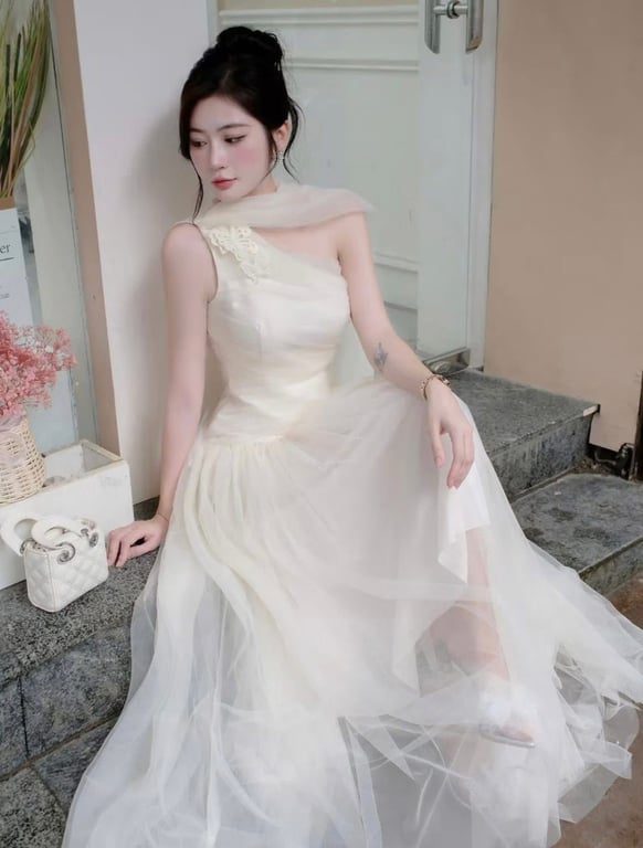 Váy voan lệch vai