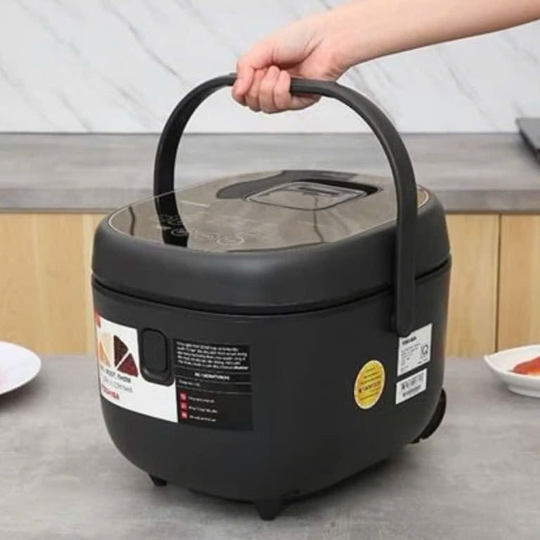 NỒI CƠM ĐIỆN TOSHIBA 18DR4 1.8L