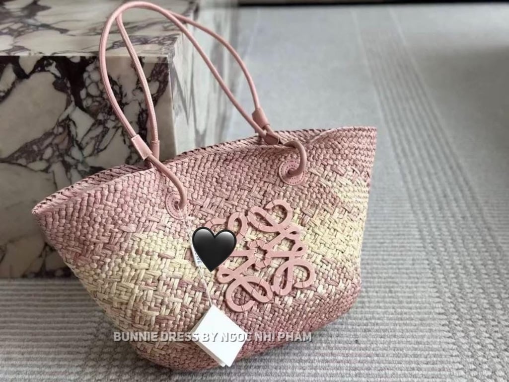 Túi cói Loewe hồng