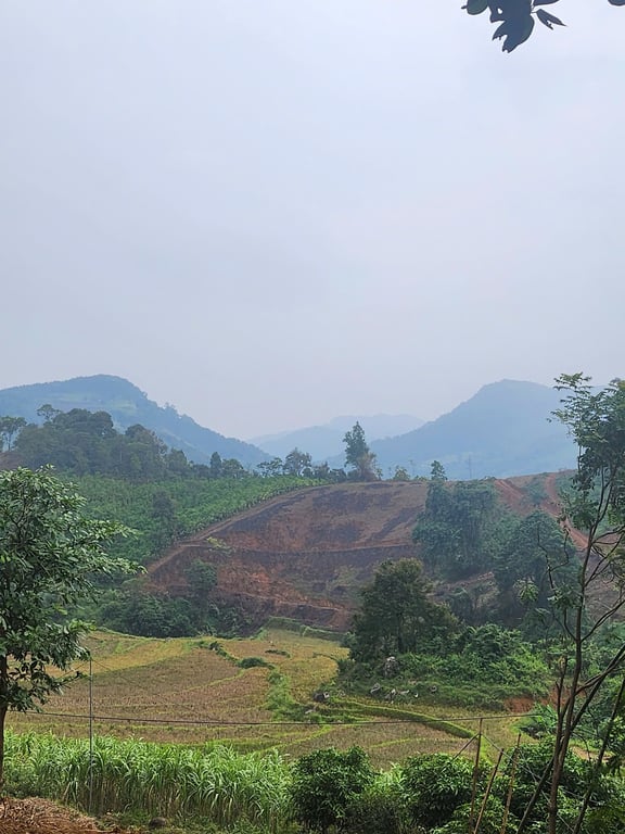 Thạch Yên, Cao Phong, Hoà Bình,thực tế sử dụng 1200m2, sổ 900m2, 200m2 thổ cư