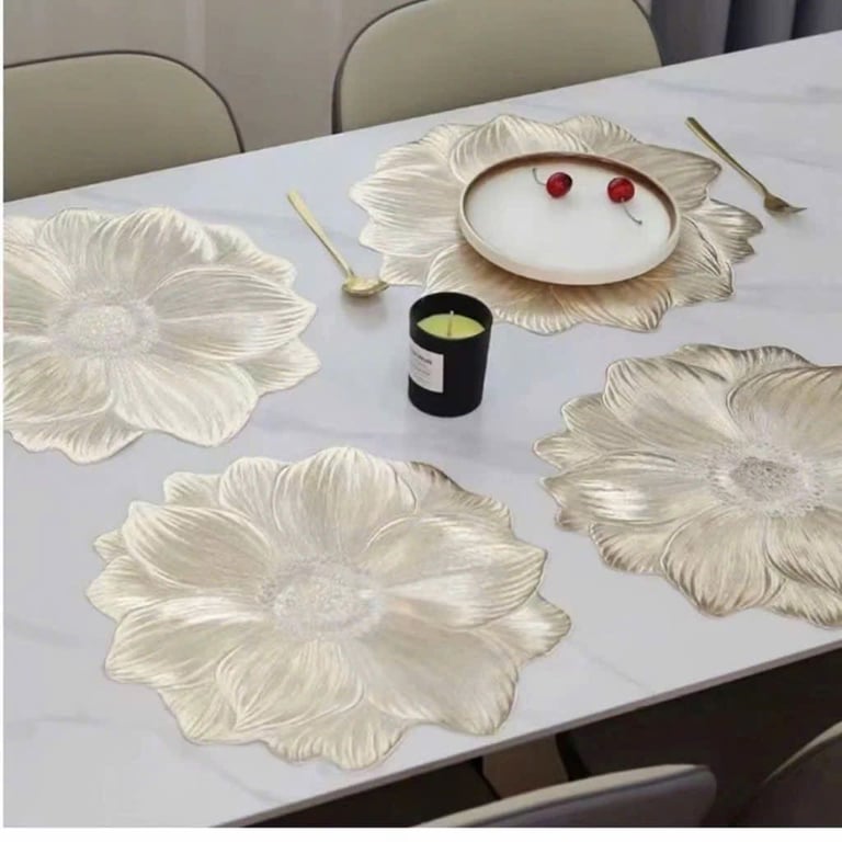 Set 2 Tấm Trải Bàn Cánh Hoa Ánh Vàng Cao Cấp