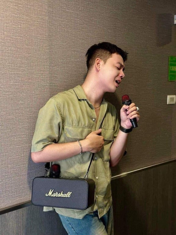 Loa Bluetooth Karaoke K186 Pro kèm 2 mic