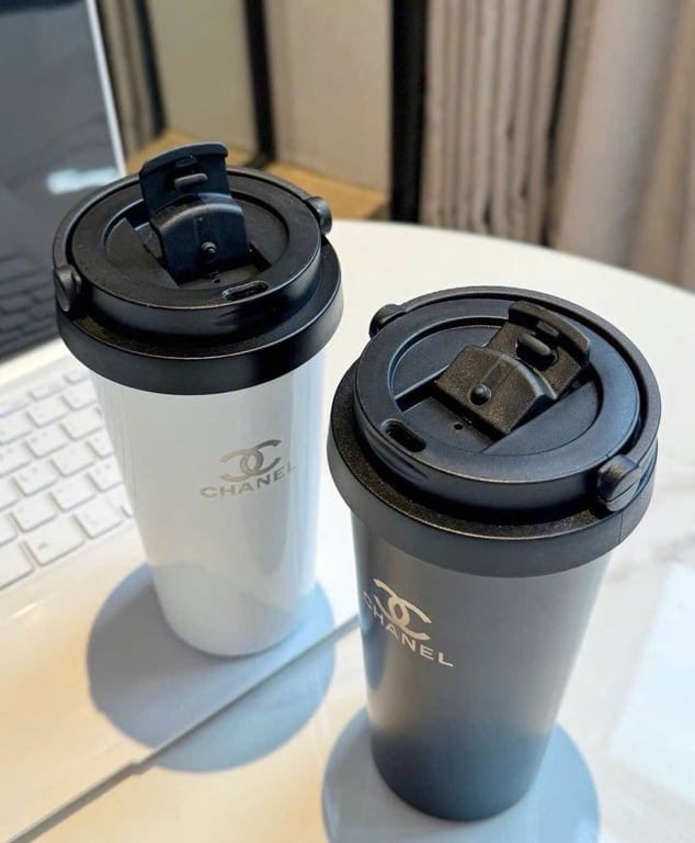 CỐC GIỮ NHIỆT CÓ NẮP ĐẬY KÈM QUAI XÁCH CH@nel SUS 304