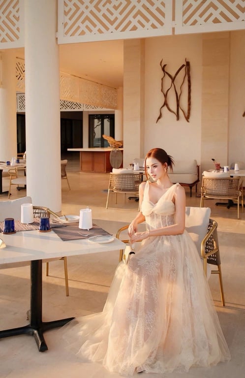Đầm ren lưới xoắn ngực