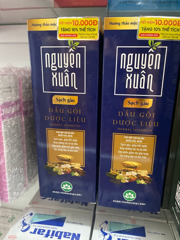 Nguyên Xuân xanh dương sạch gàu c/250ml vòi