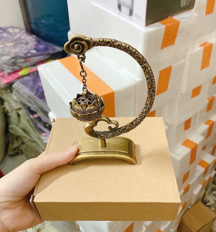 Lư Đốt Nhang Trầm Hương , Xông Nụ Trầm Bằng Đồng Cao Cấp Chạm Khắc Hoa Văn Tinh Xảo Bảo Trầm Linh Hương