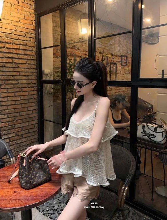 Set áo 2 dây phối quần sócc cạp cao