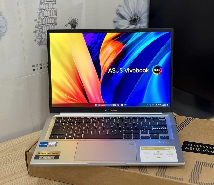Laptop Asus Vivobook 14 OLED A1405ZA-KM264W (Intel Core i5-12500H | 16GB | 512GB | Intel Iris Xe | 14 inch 2.8K | Win 11 | Bạc)