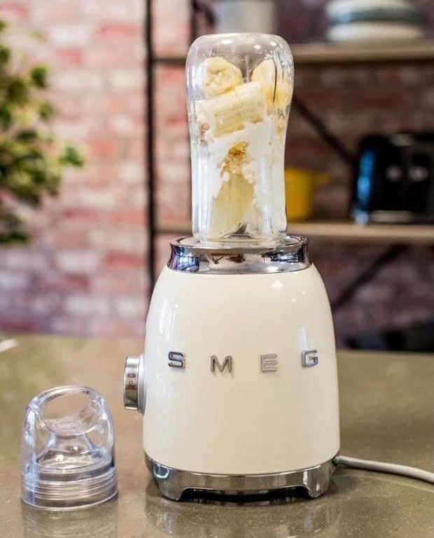 Máy xay sinh tố Smeg PBF01CREU