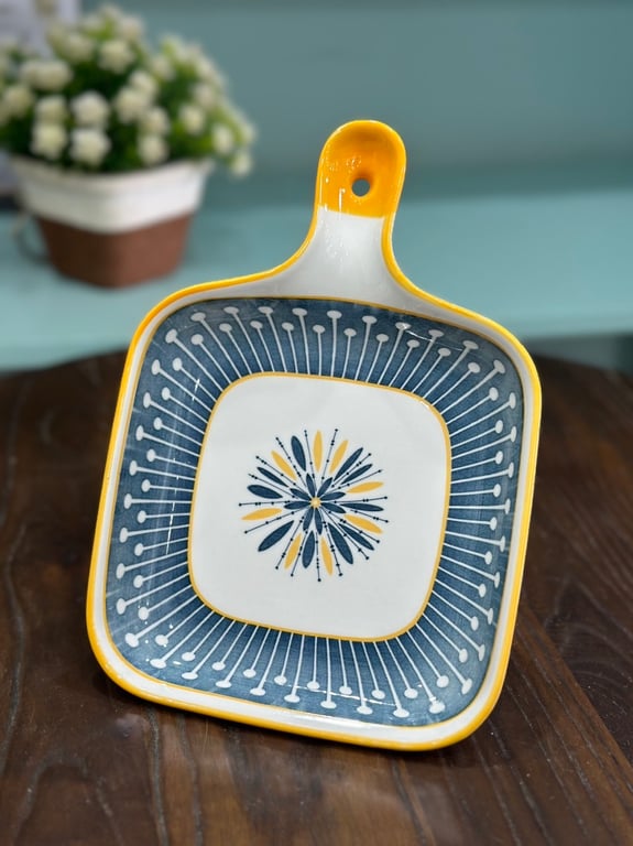 Set 4 đĩa hoạ tiết retro sang chảnh