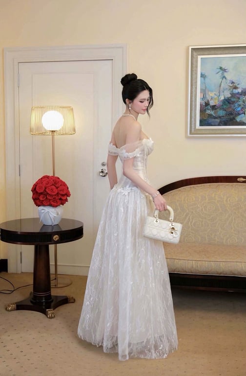 Đầm ren trễ vai đính hoa bling dạ hội - size S