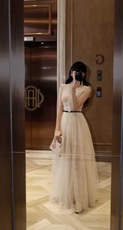 ChouChou - Váy kem lưới ren mềm - sz S