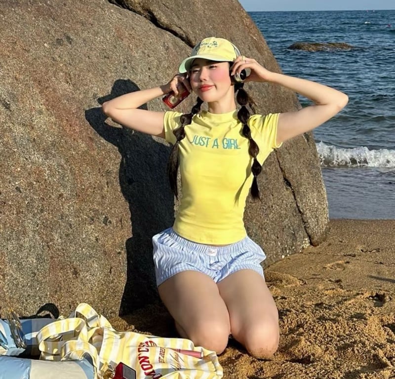 Set đi biển vàng cá tính