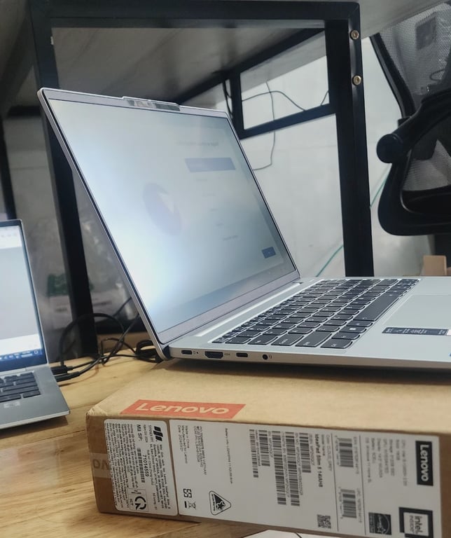 Laptop Lenovo Ideapad Slim 5 14IAH8 83BF002NVN I5-12450H/ 16GB/ 512GB PCIE/ 14.0 WUXGA/ WIN11/ XÁM