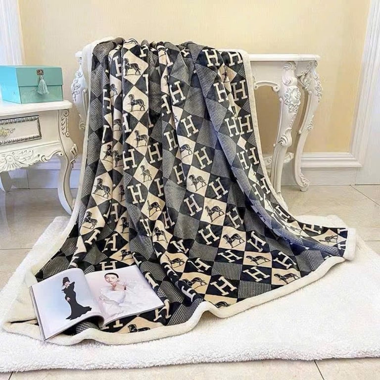 Chăn lông cừu thương hiệu, size 200x230cm, trọng lượng 2.5kg (1)