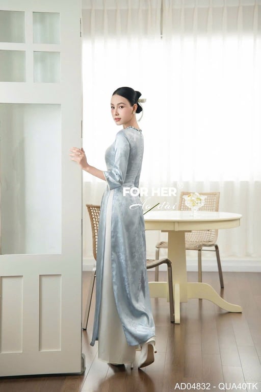 Áo dài xanh dương cổ đính vòng nút - AD052