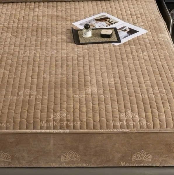 Set 4 món ga gối nỉ nhung Mark Jacob