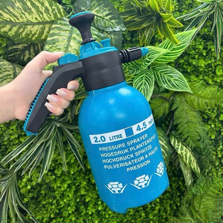 Bình xịt tưới cây có áp lực khí nén