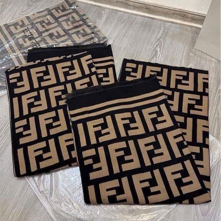 khăn F.endi hàng remake chất dạ pha cashmere