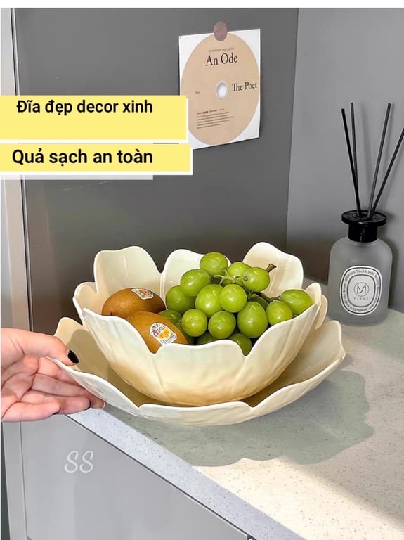 ĐĨA VIỀN UỐN LƯỢN HÌNH BÔNG HOA 2 MÀU TRẮNG TRONG VÀ TRẮNG SỮA