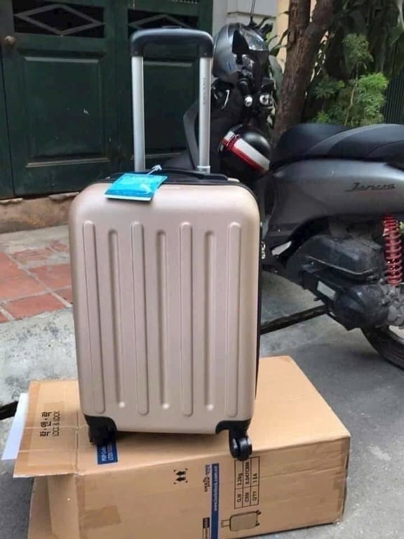 VALI LOCK&LOCK màu gold 20cm